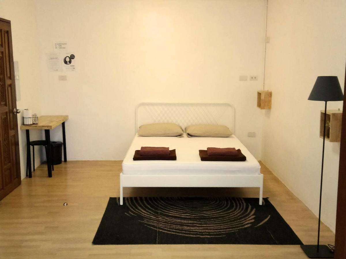 Once In Bangkok With Me Guesthouse Esterno foto