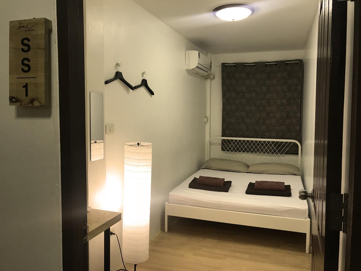 Once In Bangkok With Me Guesthouse Esterno foto