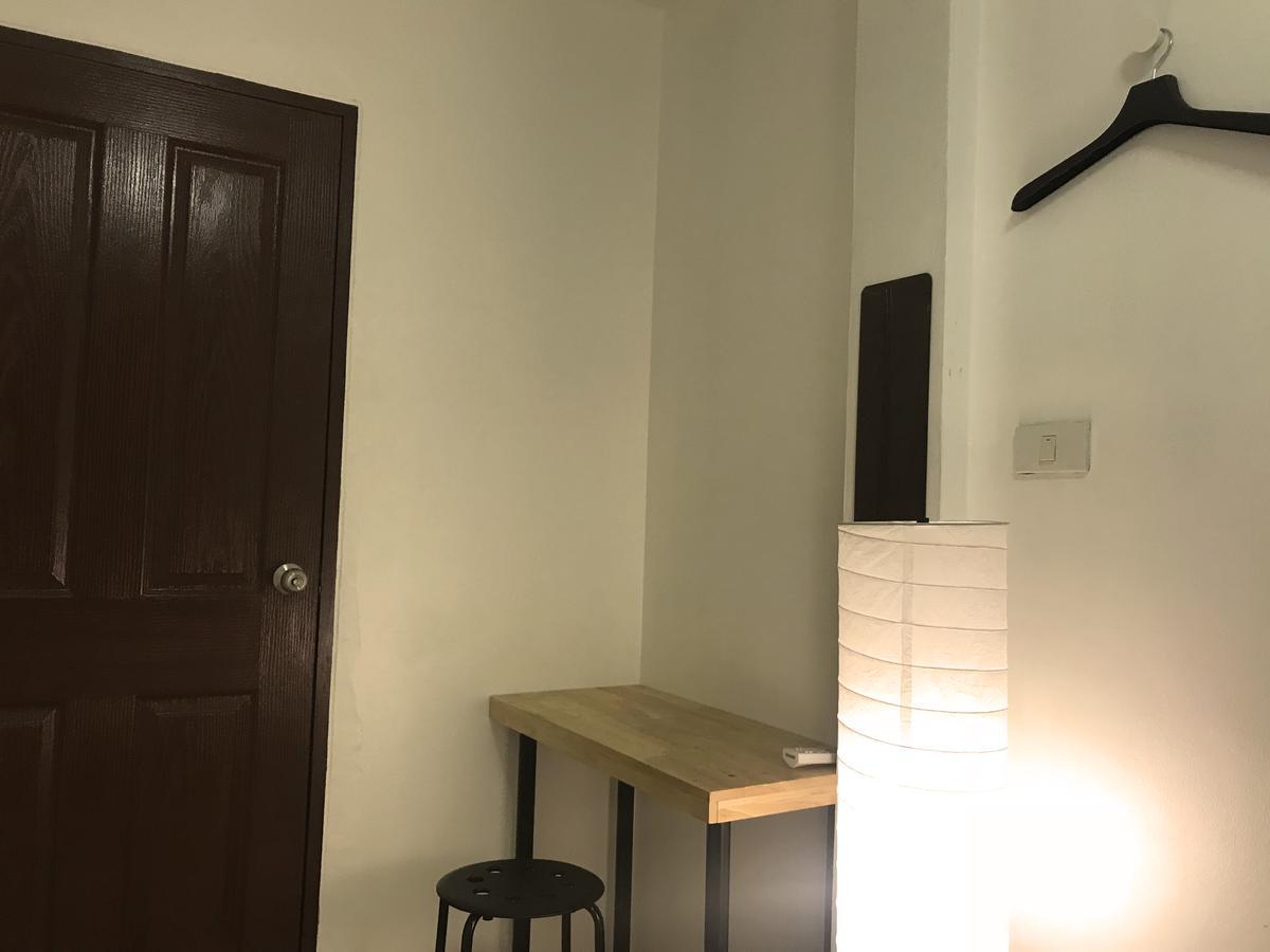 Once In Bangkok With Me Guesthouse Esterno foto
