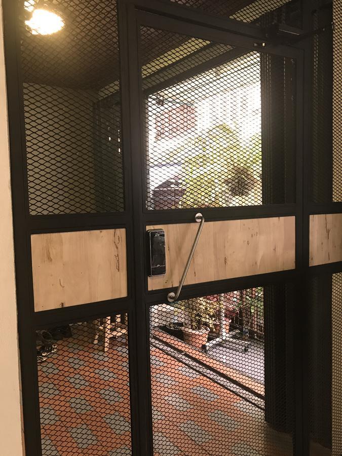 Once In Bangkok With Me Guesthouse Esterno foto